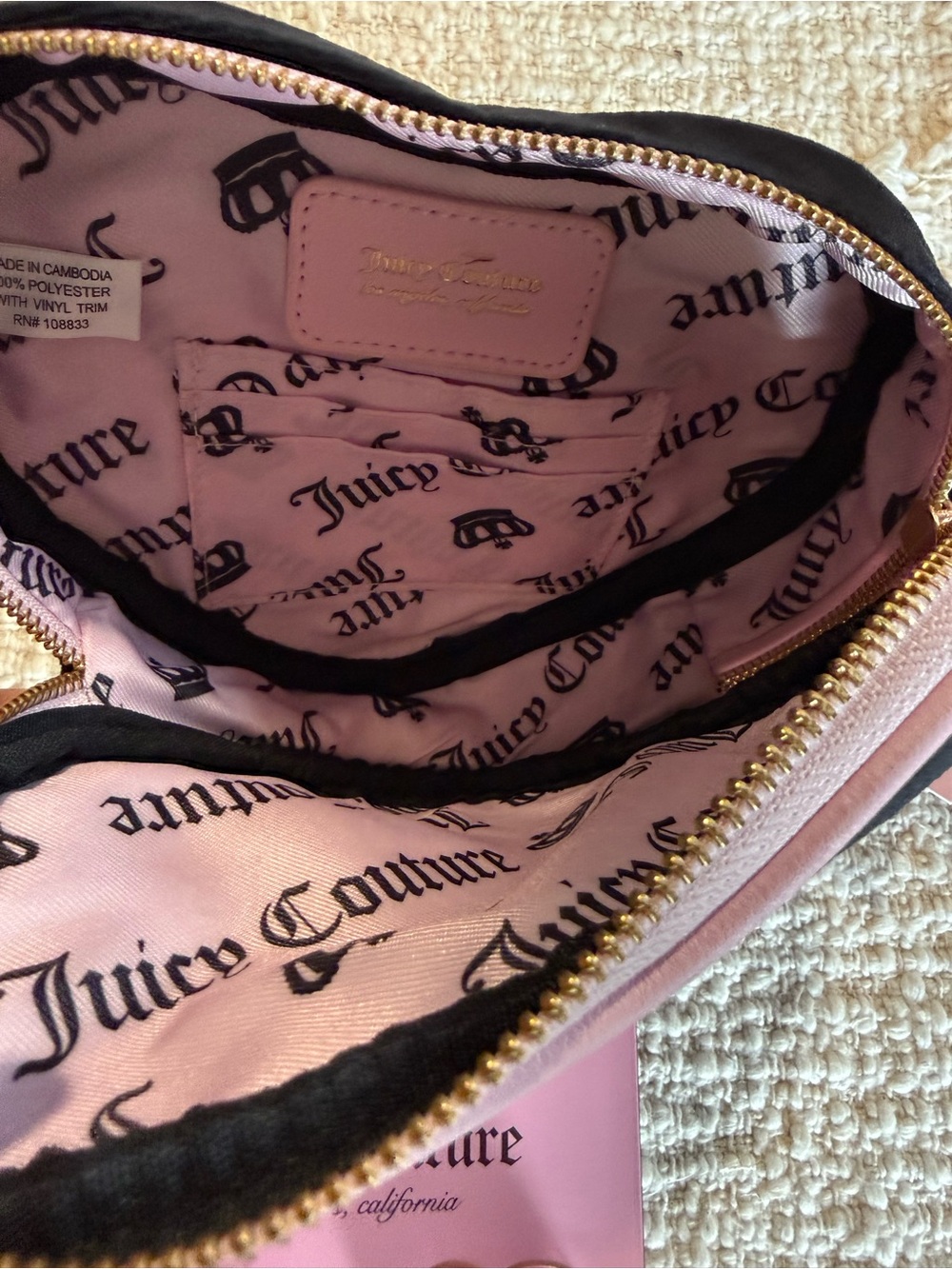 JUICY COUTURE Soft Liquorice 2 Pc Crossbody Heart Shaped Bag & Lip Gloss Duo 🖤 - Picture 8 of 12